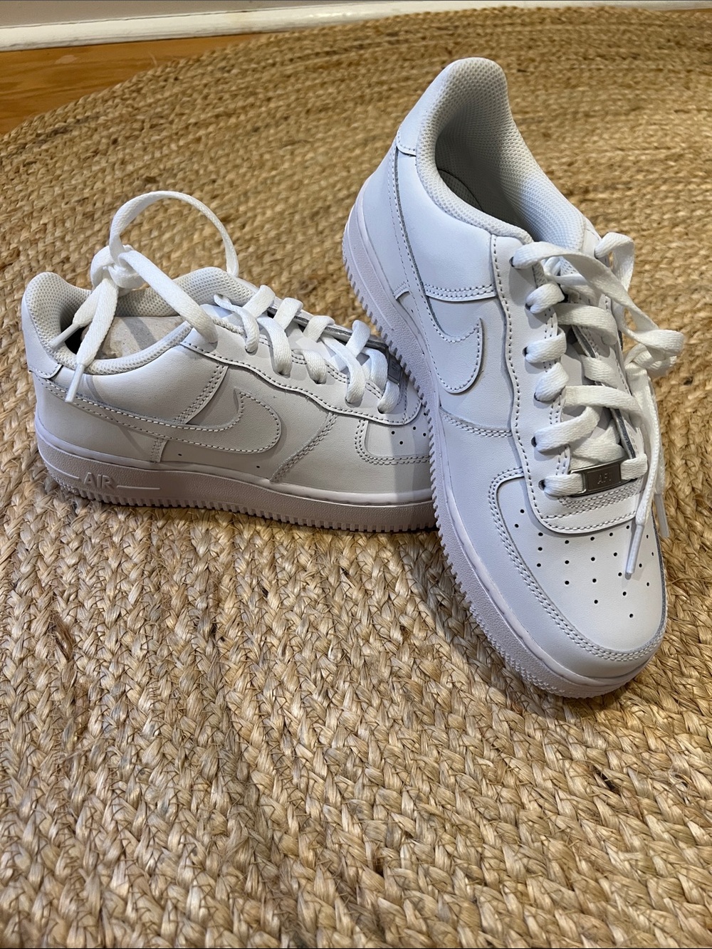 Nike Air Force 1 LE White Low-Top Leather Sneakers